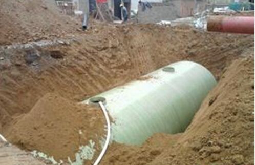 玻璃鋼化糞池現(xiàn)場(chǎng)施工